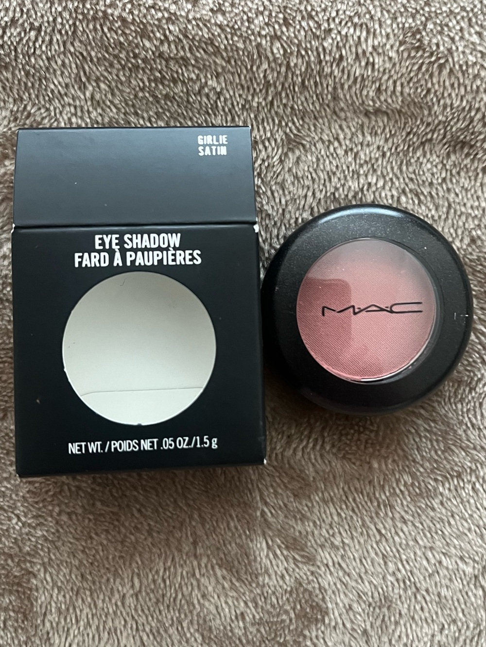 MAC Cosmetics Single Eyeshadow Girlie Satin - Soft Rose Pink